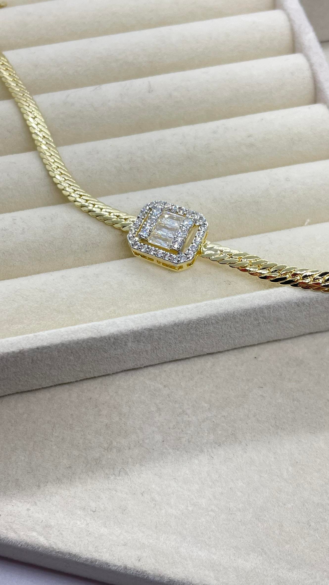 Taşlı İtalyan Ezme Bileklik