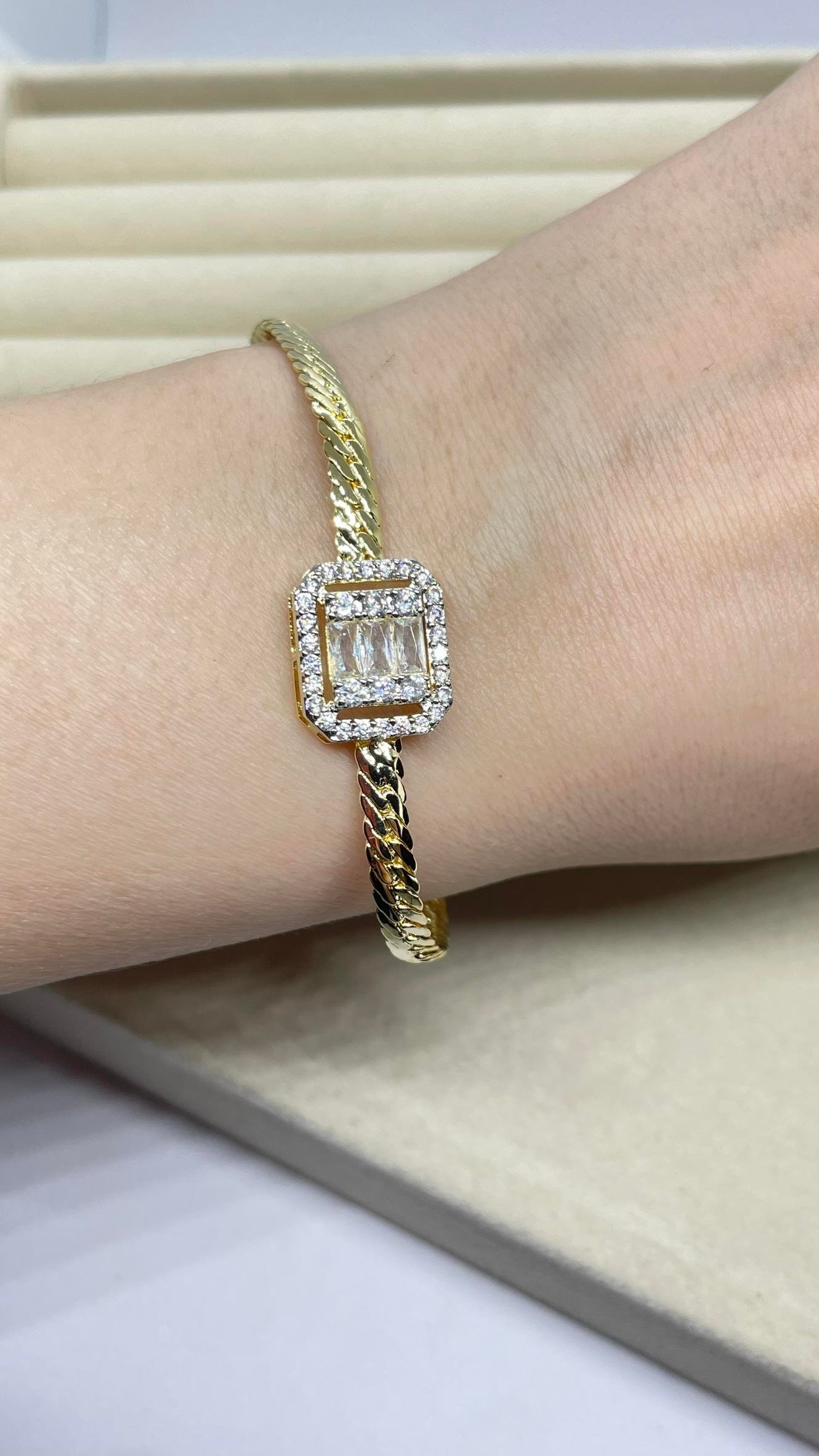 Taşlı İtalyan Ezme Bileklik