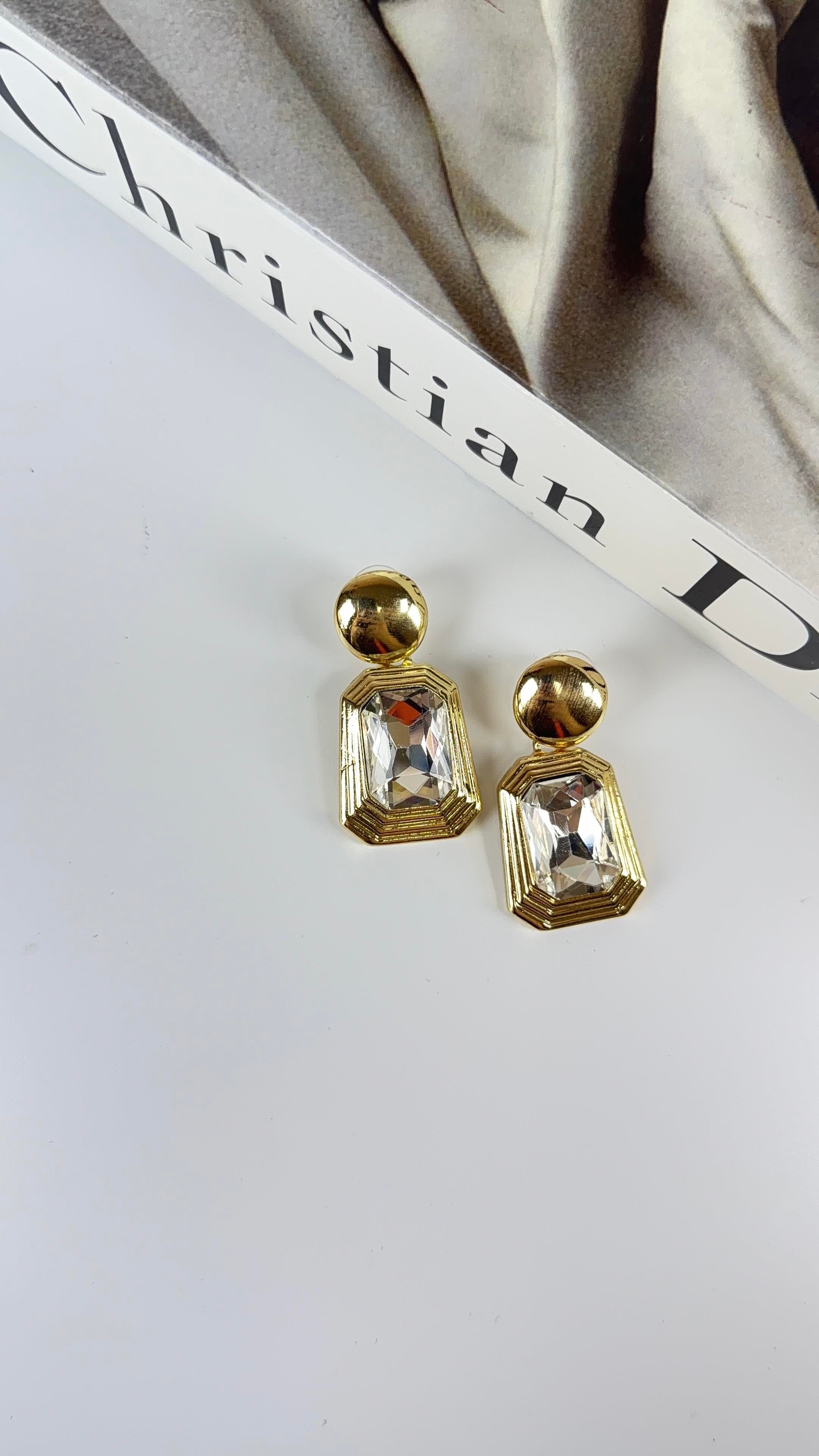 Tek Taşlı Gold Küpe