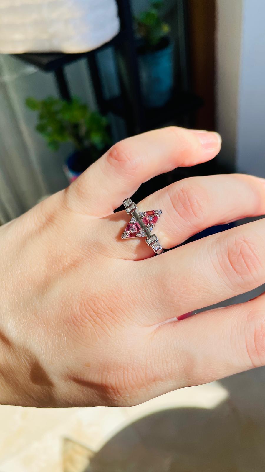 Üçgen Pembe Taşlı Ayarlanabilir Yüzük