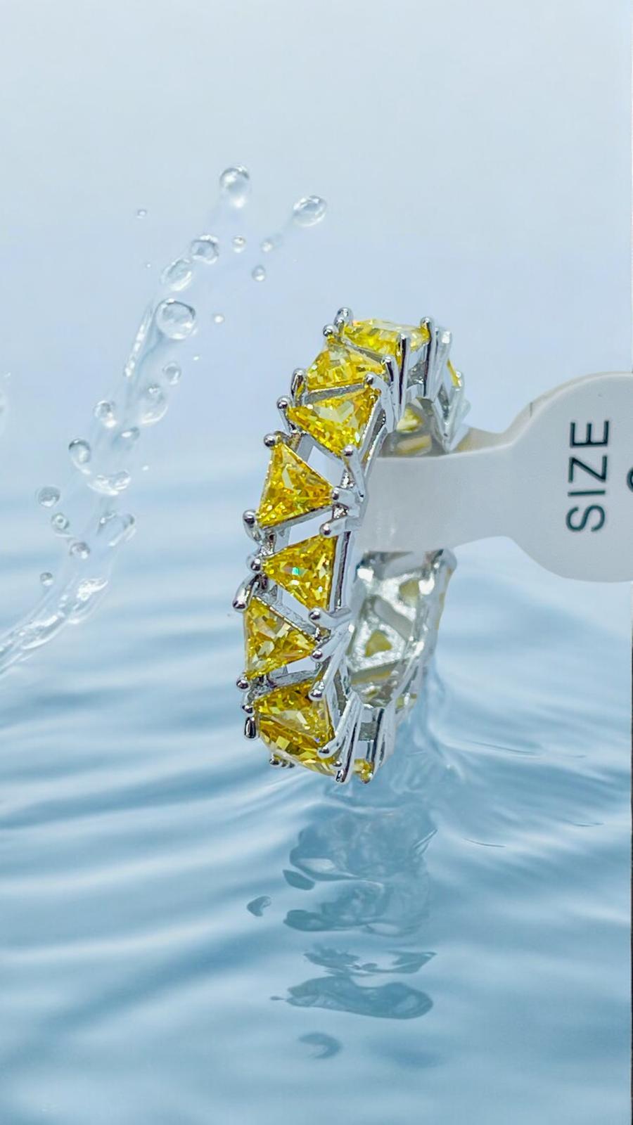 Üçgen Sarı Taşlı Tamtur Numaralı Yüzük