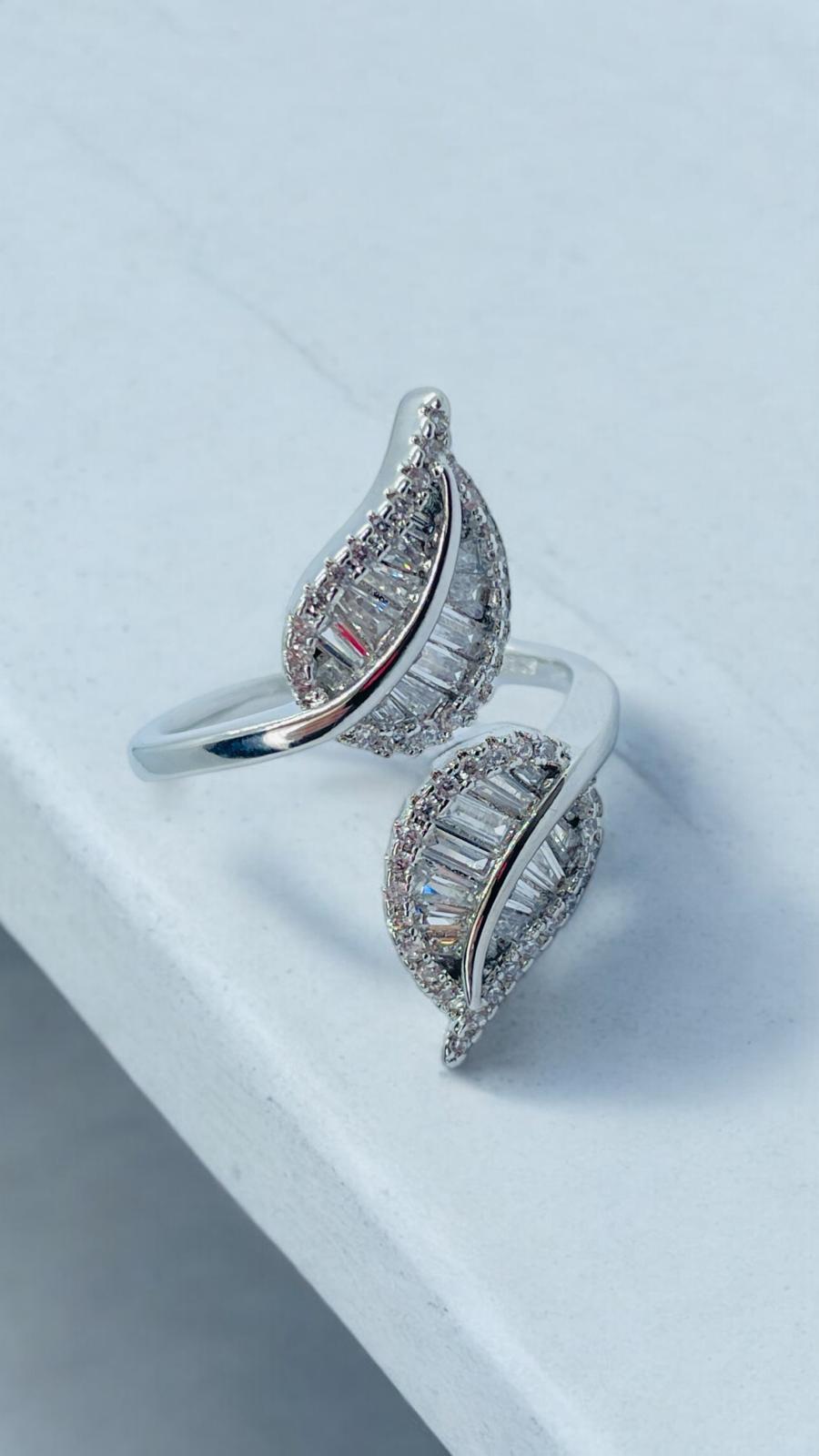 Yaprak Taşlı Ayarlanabilir Yüzük