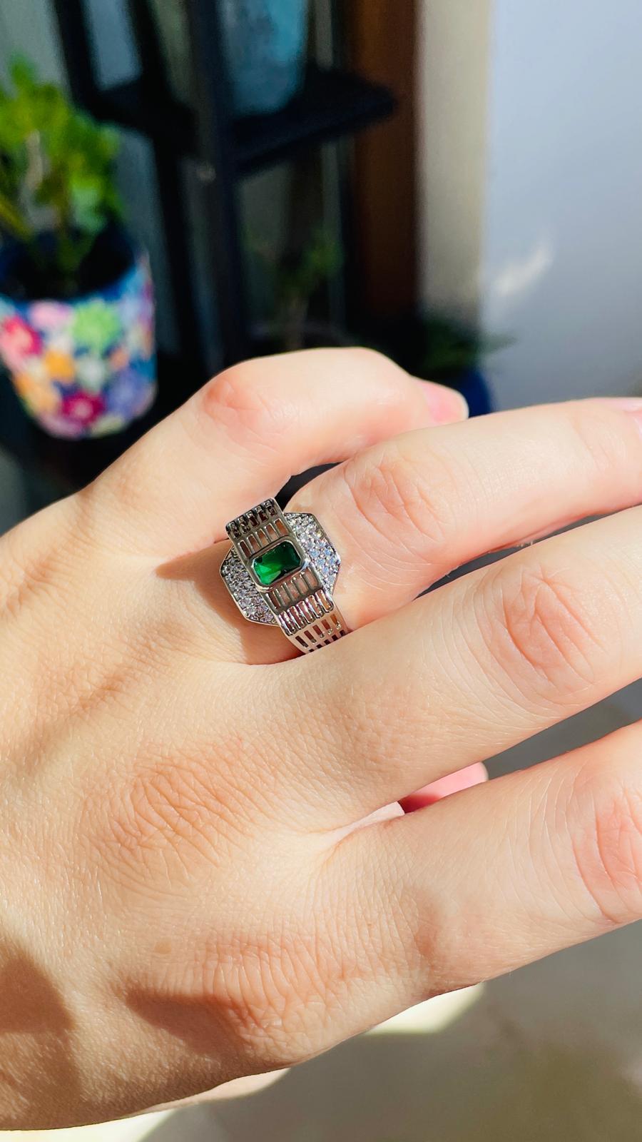 Yeşil Taşlı Dikdörtgen Ayarlanabilir Yüzük