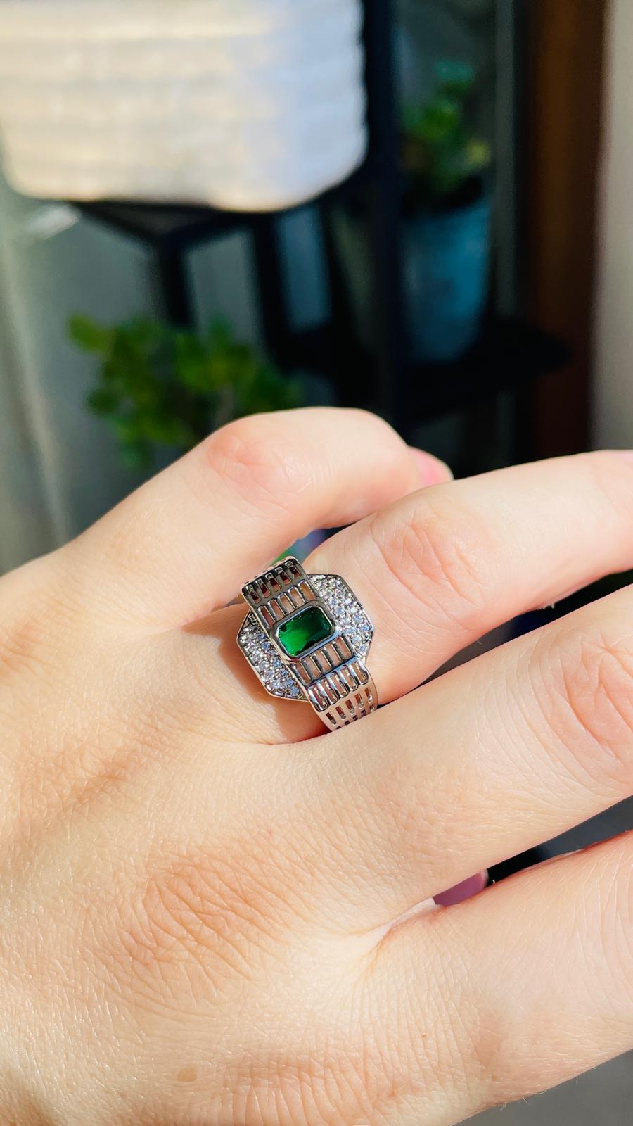 Yeşil Taşlı Dikdörtgen Ayarlanabilir Yüzük