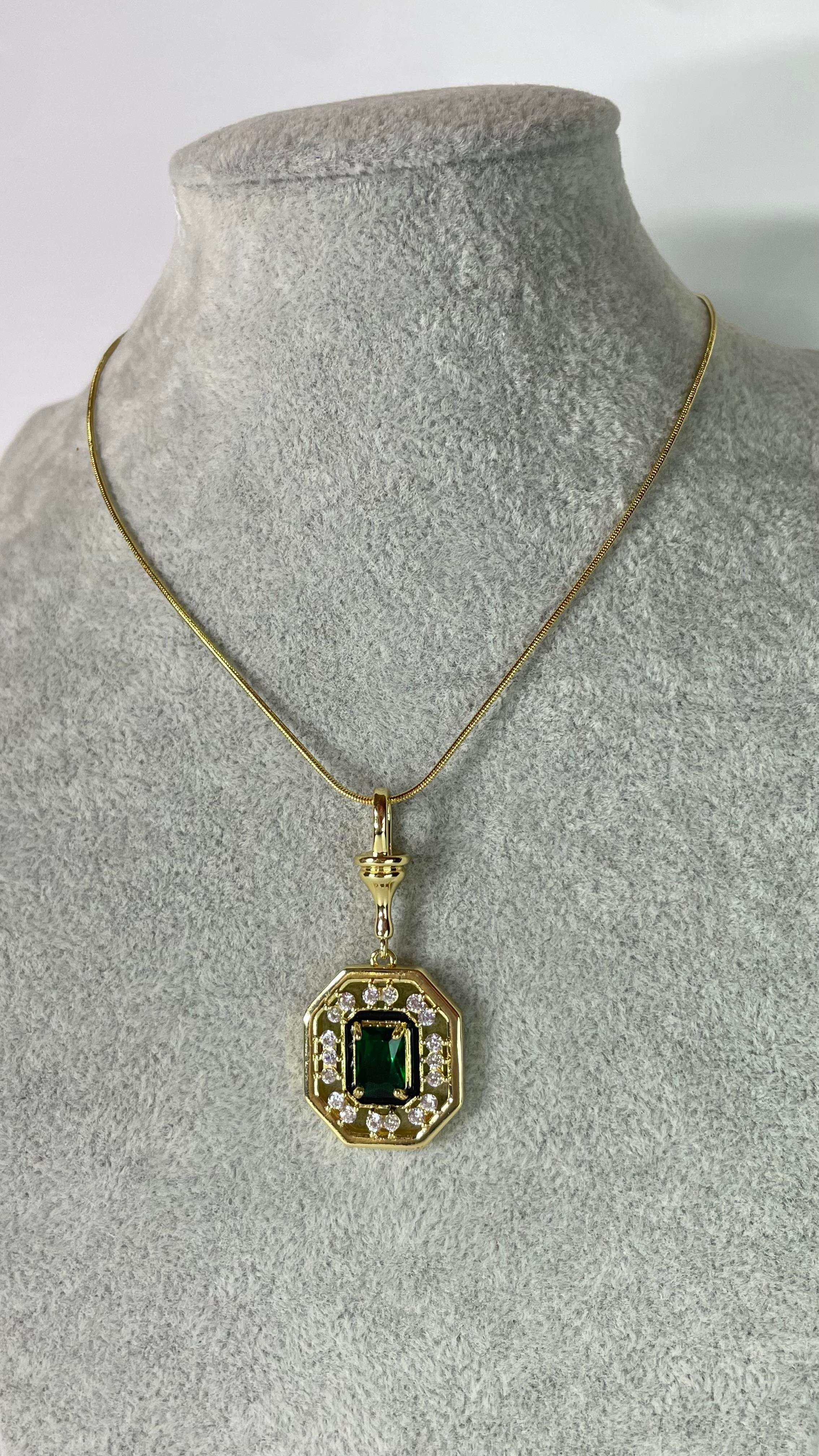 Yeşil Taşlı Gold Kolye