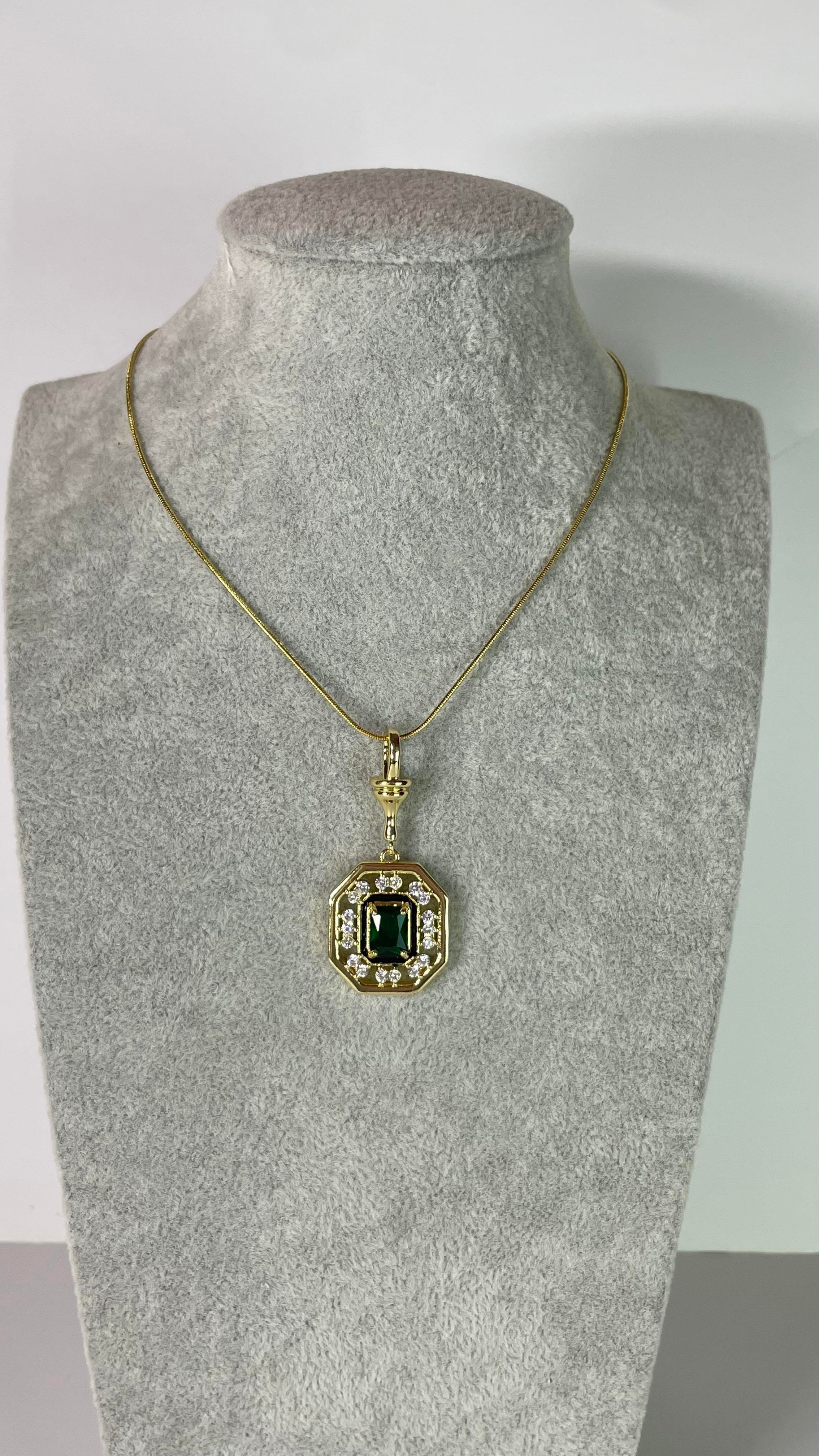 Yeşil Taşlı Gold Kolye