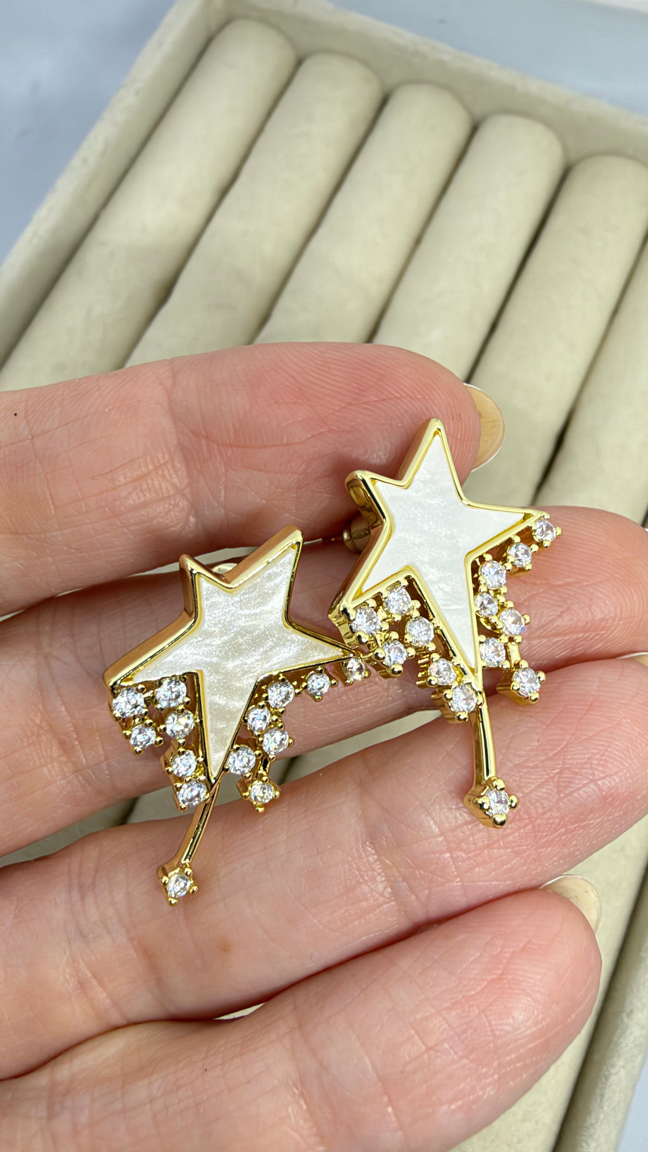 Yıldız Mineli Taşlı Gold Küpe