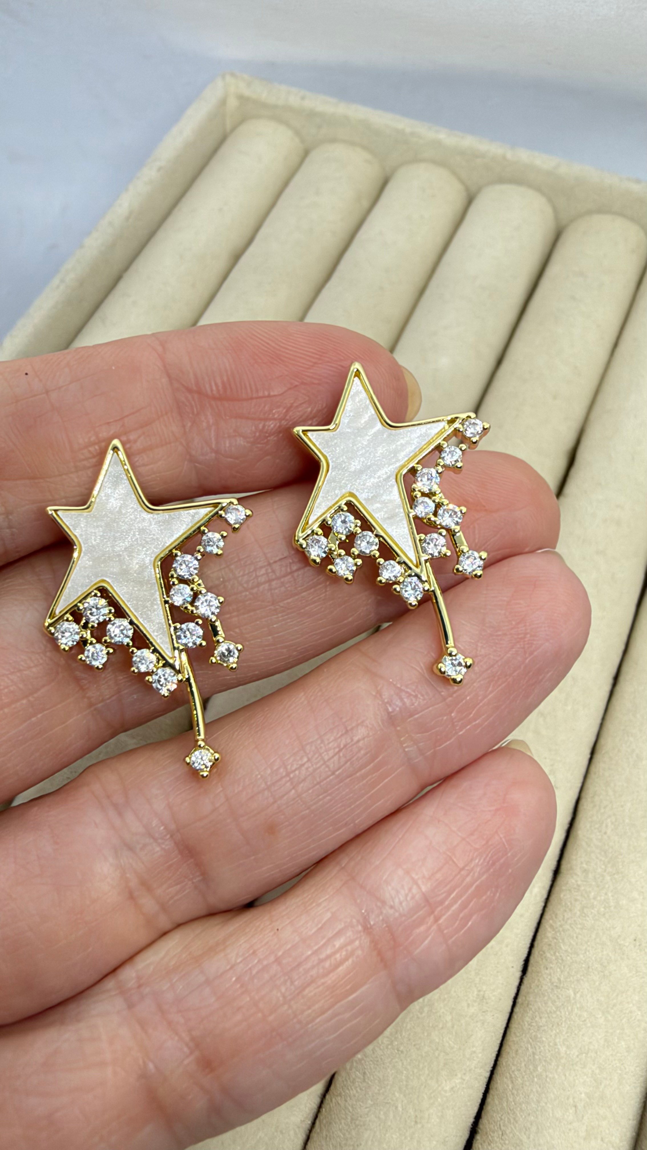 Yıldız Mineli Taşlı Gold Küpe