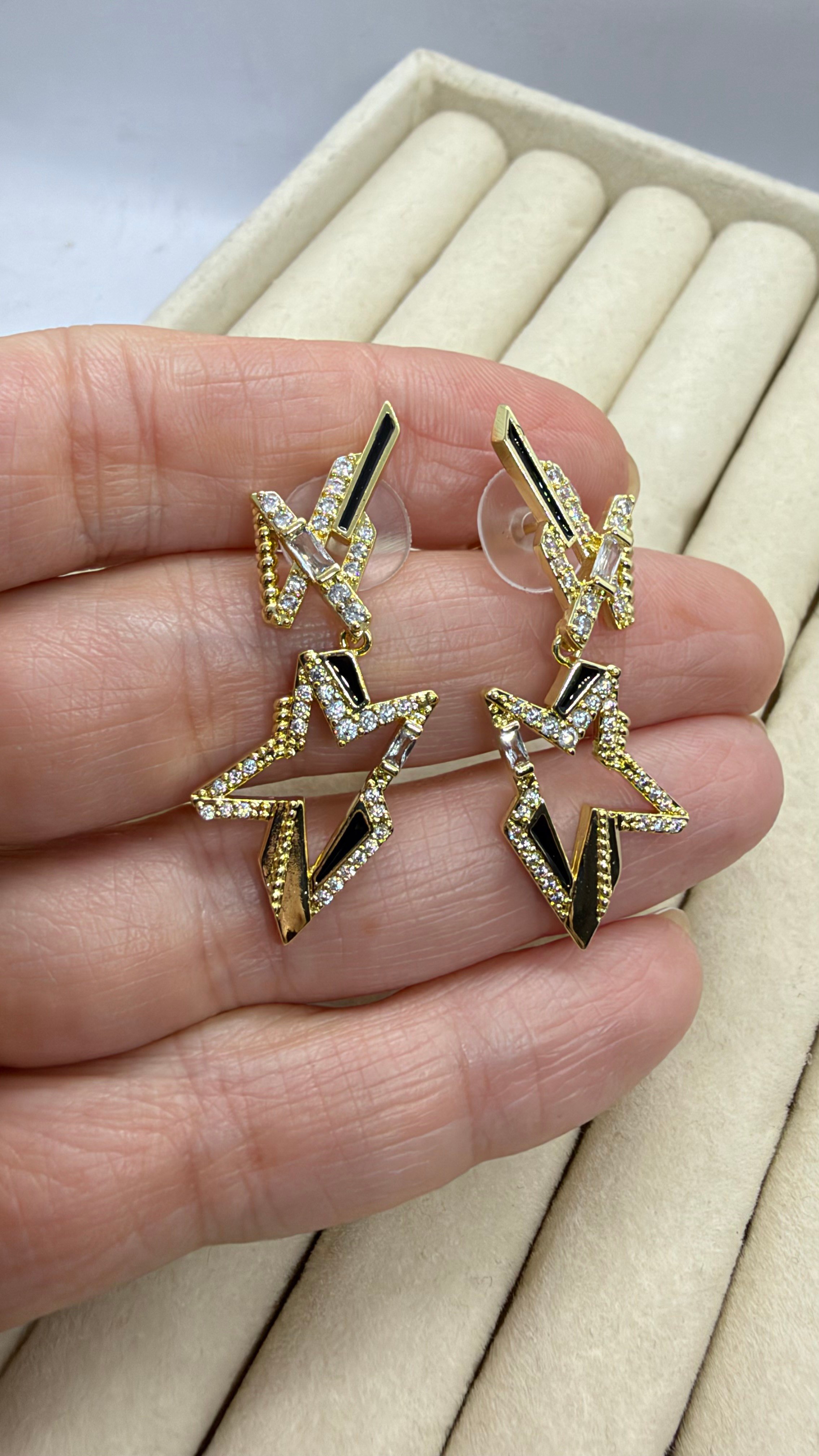 Yıldızlı Taşlı Gold Küpe