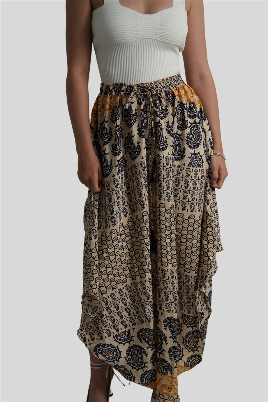 Bej Renk Gold Detaylı İpek Uzun Etek