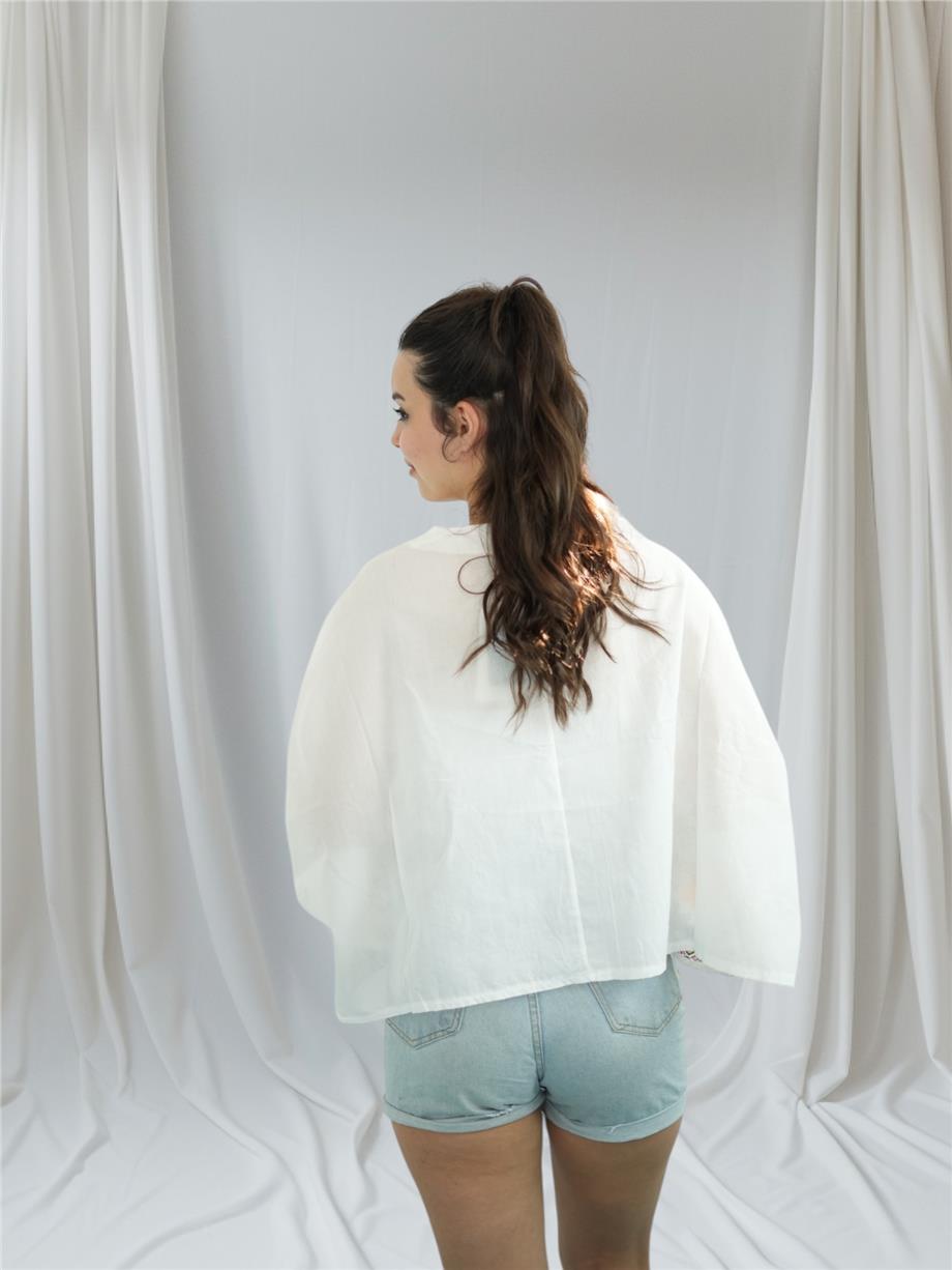 Beyaz Balık Nakışlı Bluz