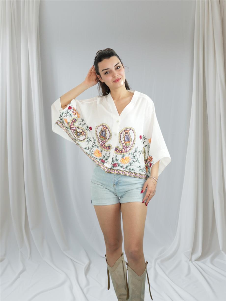 Beyaz Balık Nakışlı Bluz
