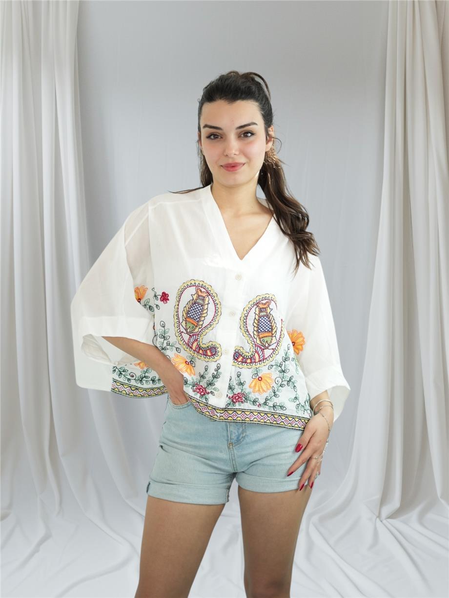 Beyaz Balık Nakışlı Bluz