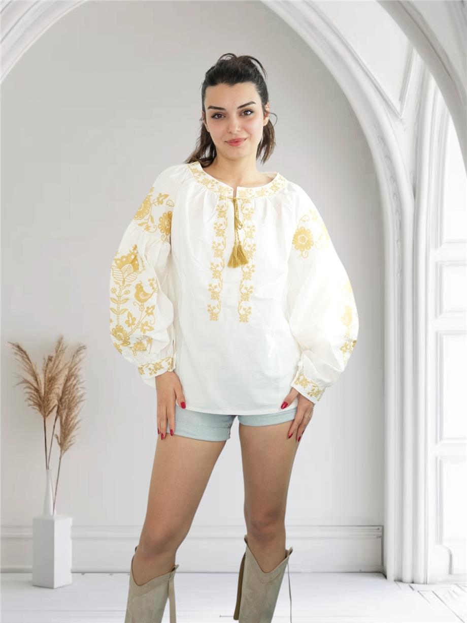 Beyaz Kolları Kuş ve Çiçek Nakışlı Bluz