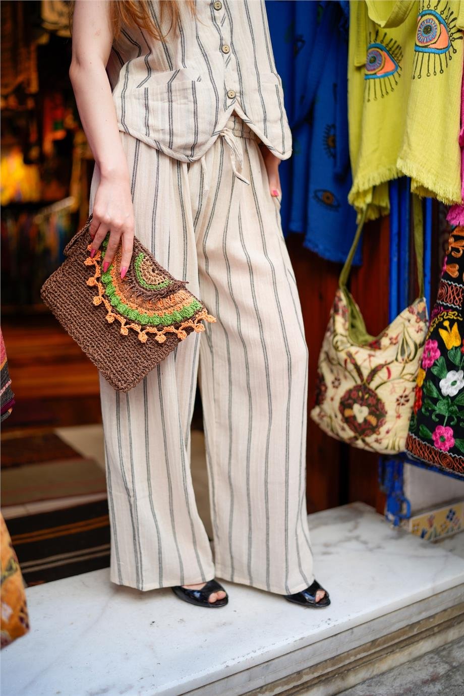 Beyaz Renk Çizgili Pantolon Yelek Takım