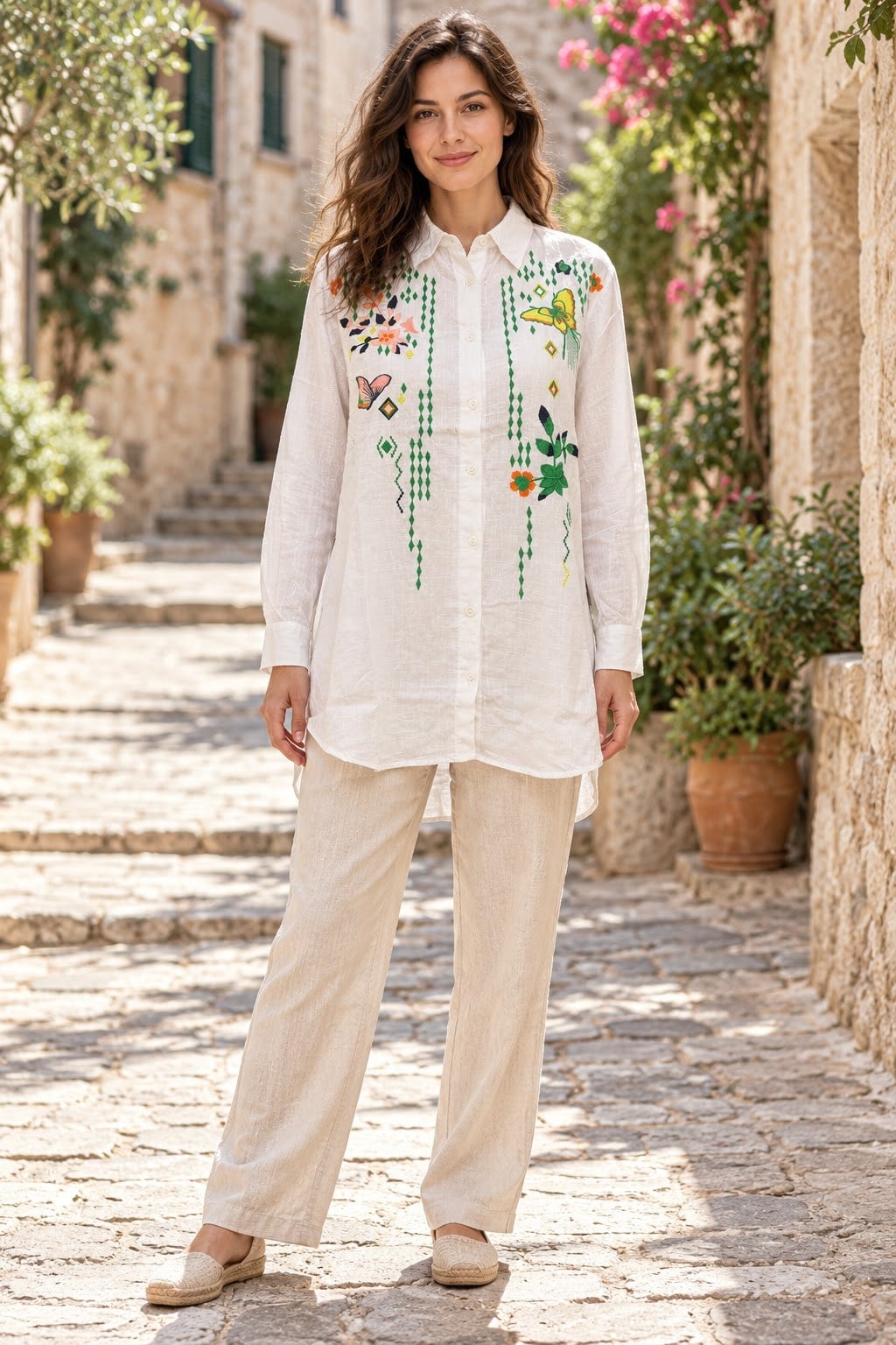 beyaz-renk-kelebek-islemeli-oversize-g-7037b2