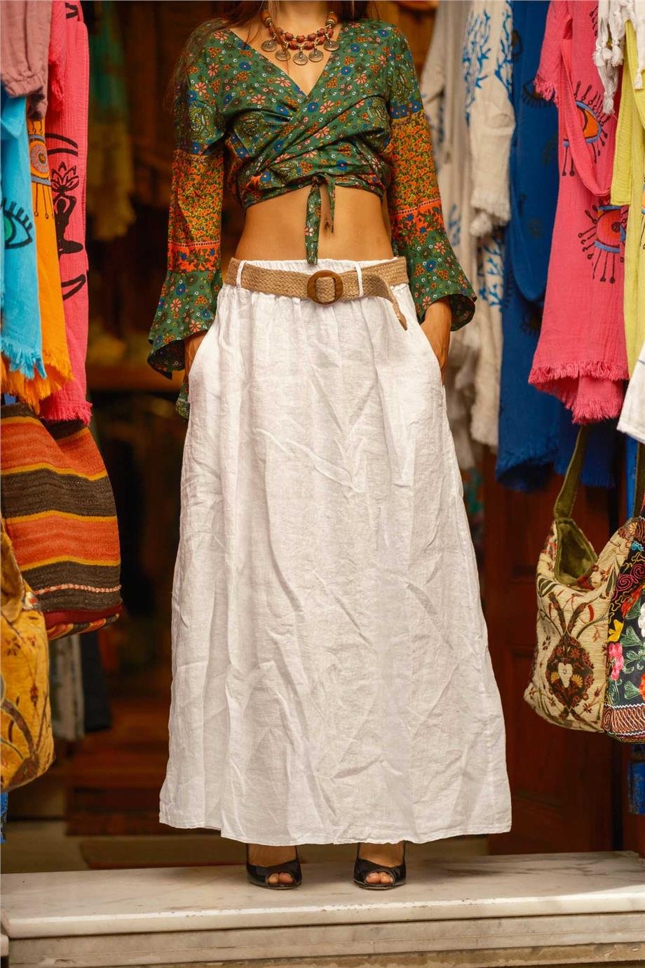 Beyaz Renk Kemer ve Cep Detaylı Keten Etek