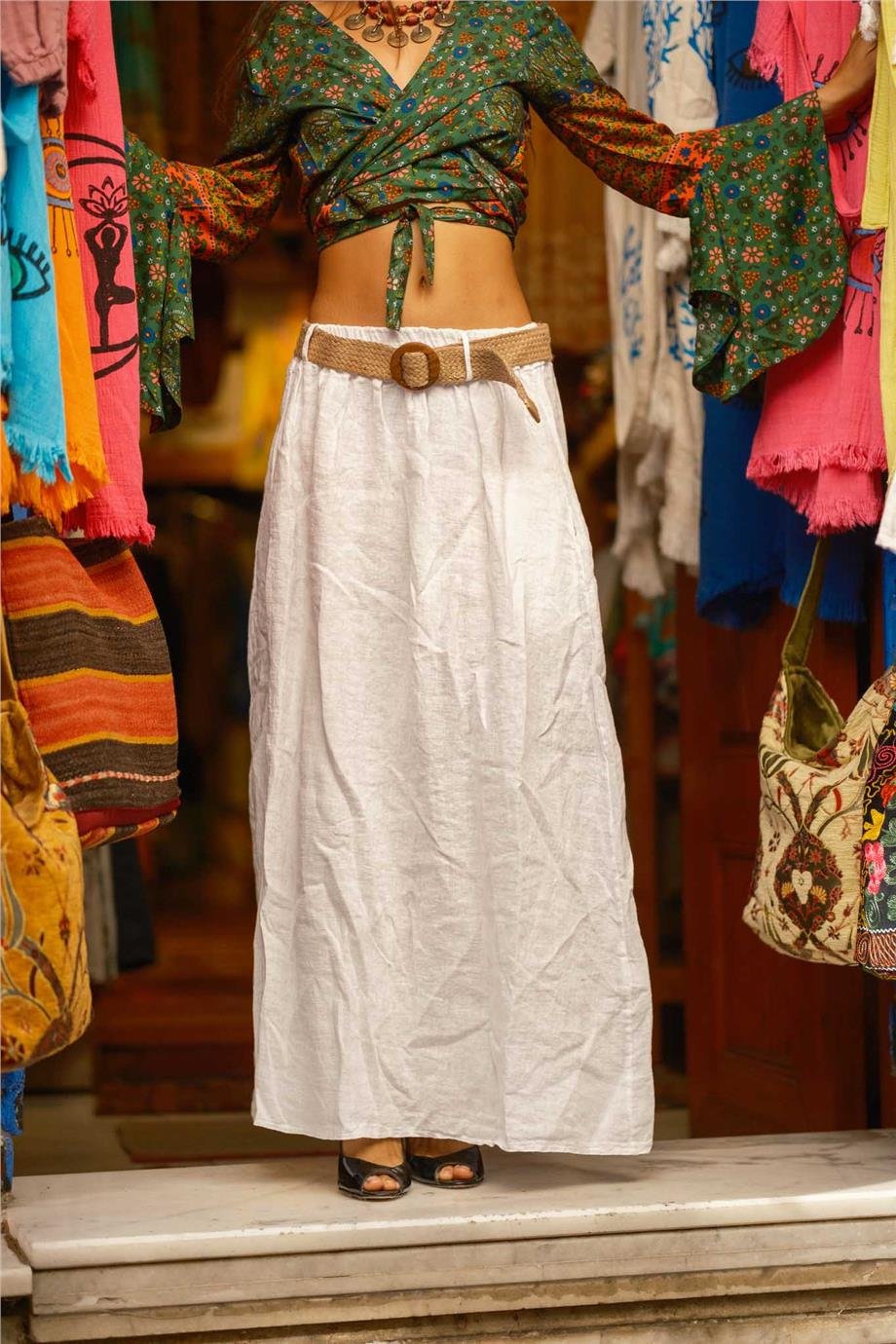 Beyaz Renk Kemer ve Cep Detaylı Keten Etek