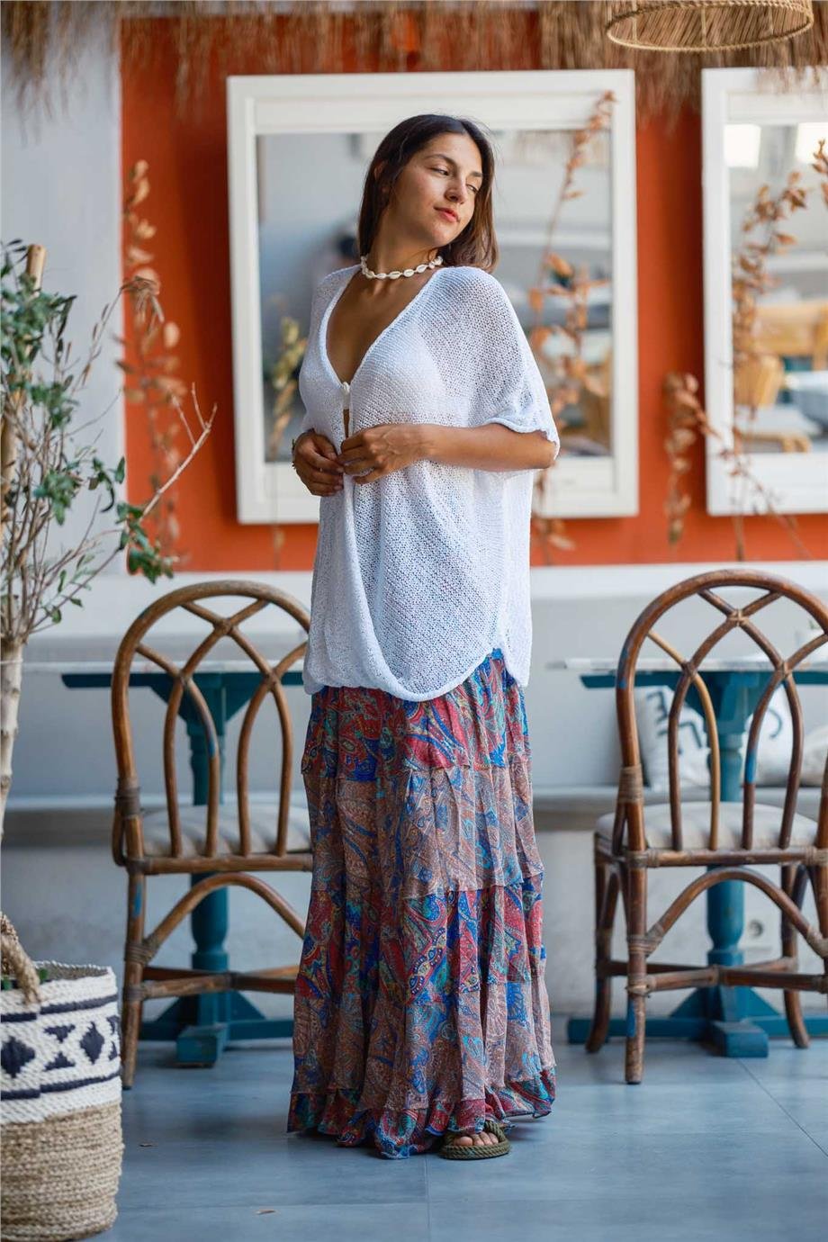 Beyaz Renk V Yaka Düğme Detaylı Merserize Bluz