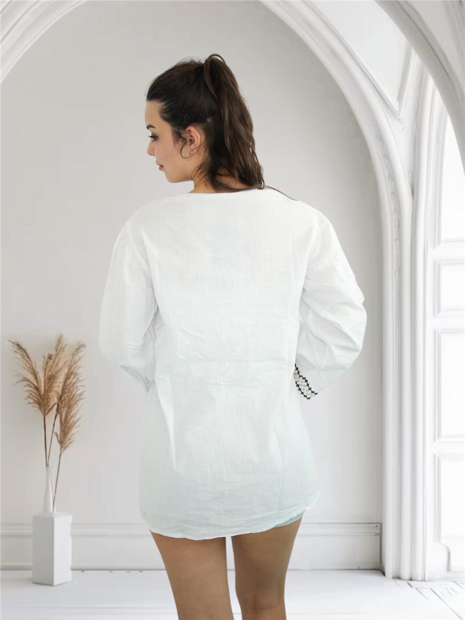 Beyaz Rüzgar Gülü Nakışlı Bluz