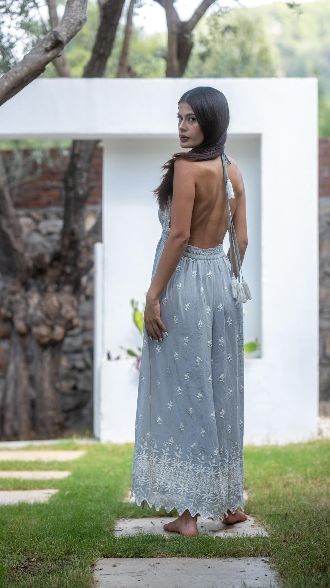 Boyundan Bağlamalı Sırtı Açık Elbise