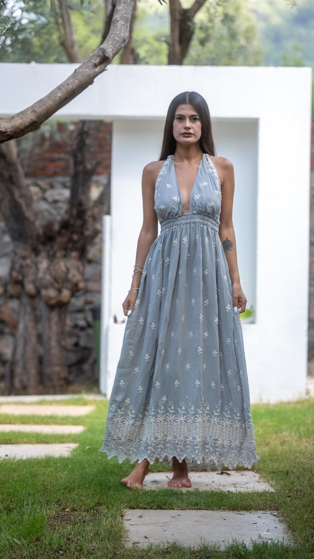 Boyundan Bağlamalı Sırtı Açık Elbise