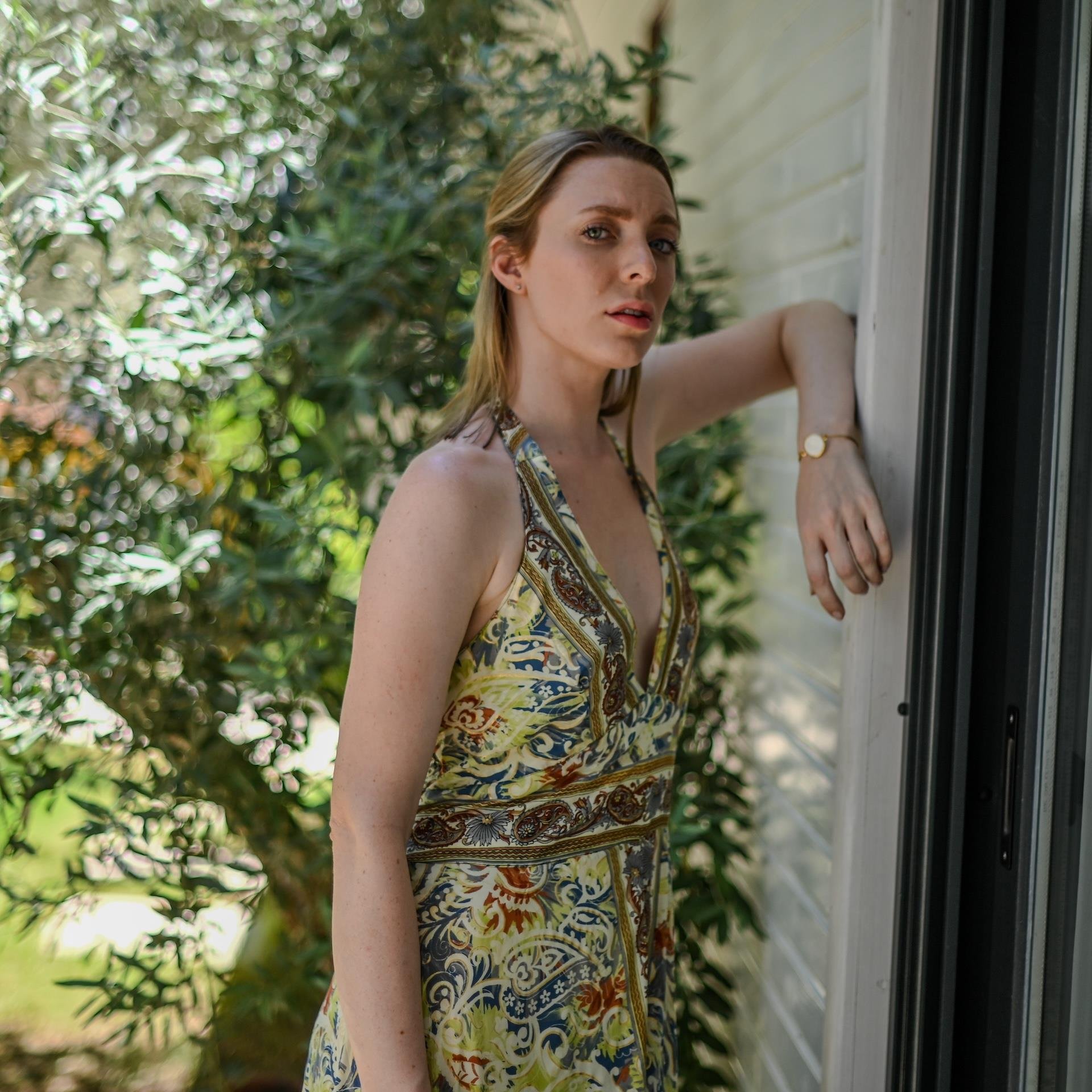 Boyundan Bağlamalı Sırtı Açık İpek Tulum