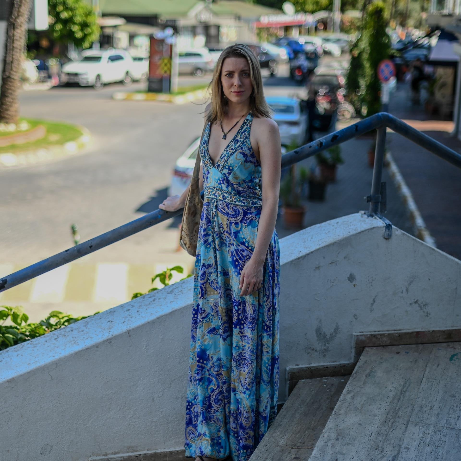 Boyundan Bağlamalı Sırtı Açık İpek Tulum