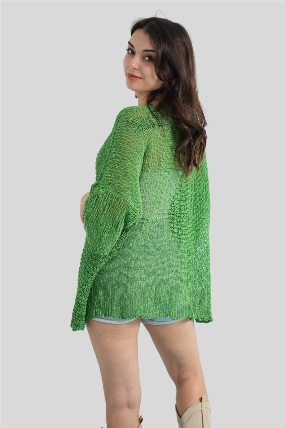 Çimen Yeşili Yakası Kesik Detay Merserize Bluz