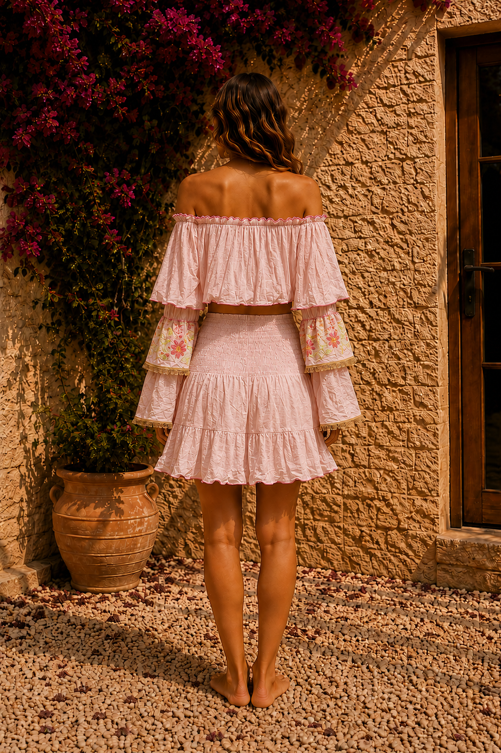 Flora Pembe Renk İşlemeli Kısa Etek Bluz Takım