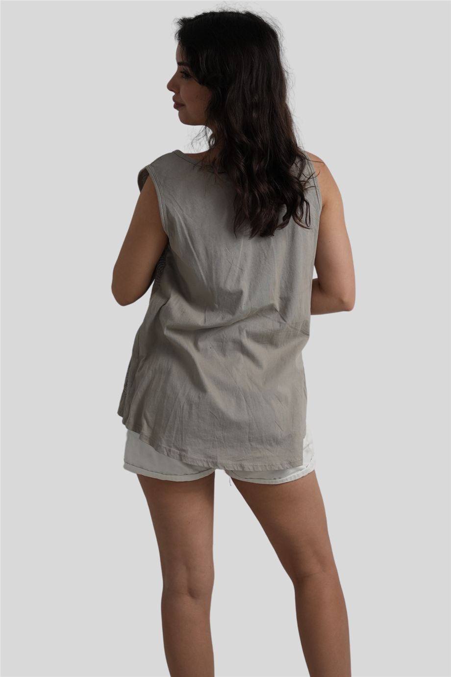 Gri Nakış Detaylı Kalın Askılı Keten Bluz