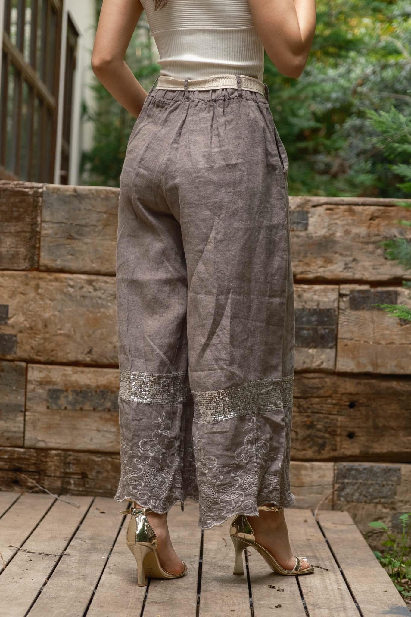 Gri Renk Paçası Nakışlı Pul Detaylı Keten Pantolon