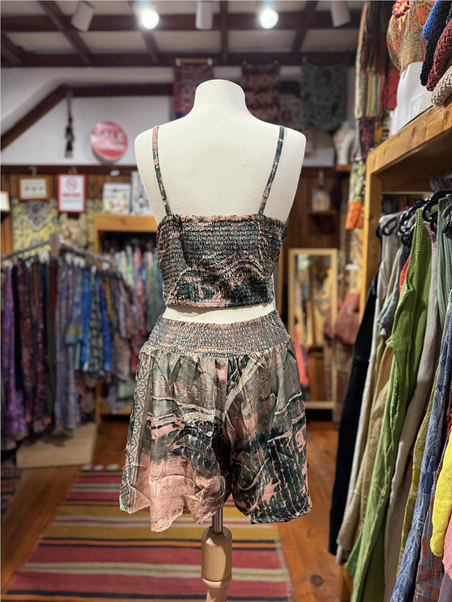 Gülkurusu Gold Detaylı İpek Şort Crop Kimono Üçlü Takım