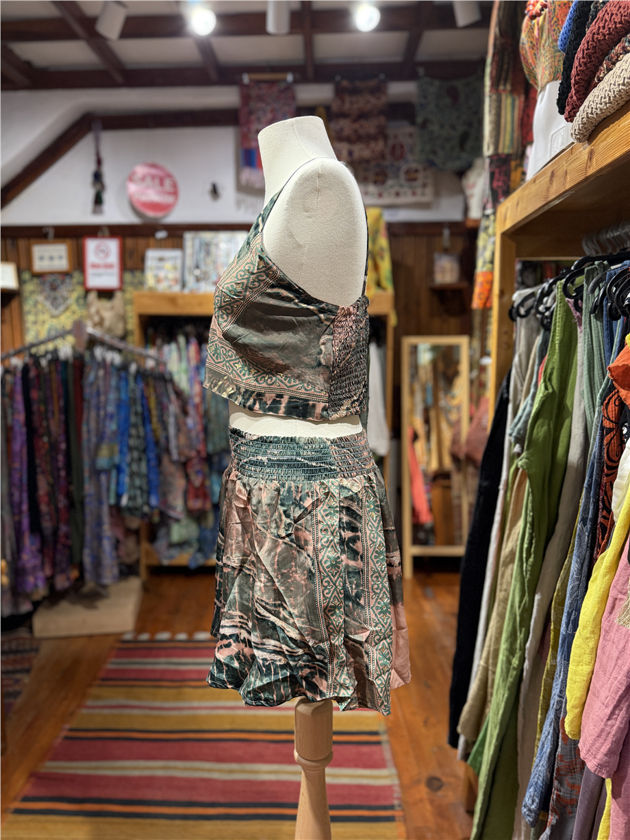 Gülkurusu Gold Detaylı İpek Şort Crop Kimono Üçlü Takım