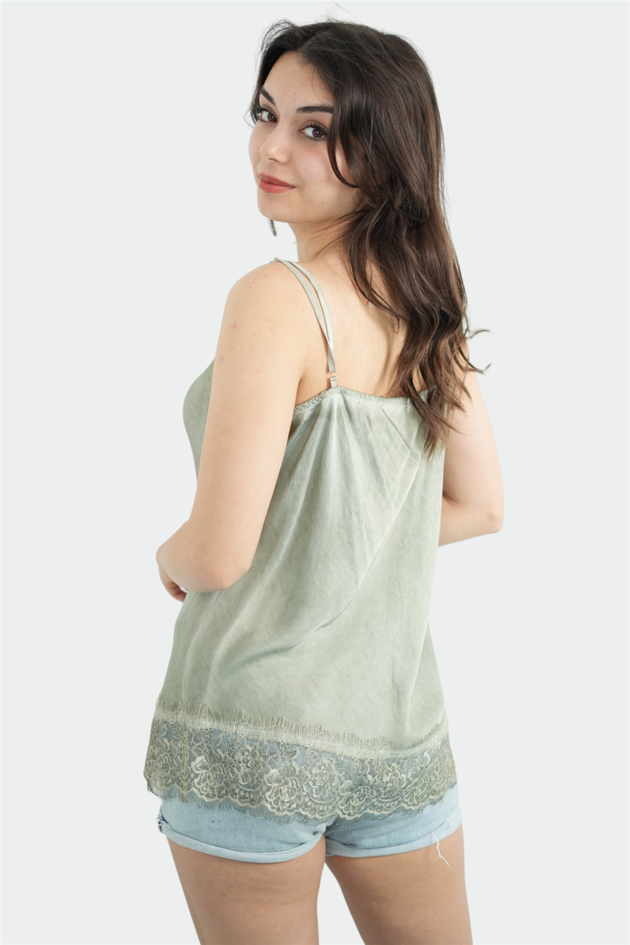 Haki Renk Askılı Dantel Detaylı İpek Bluz