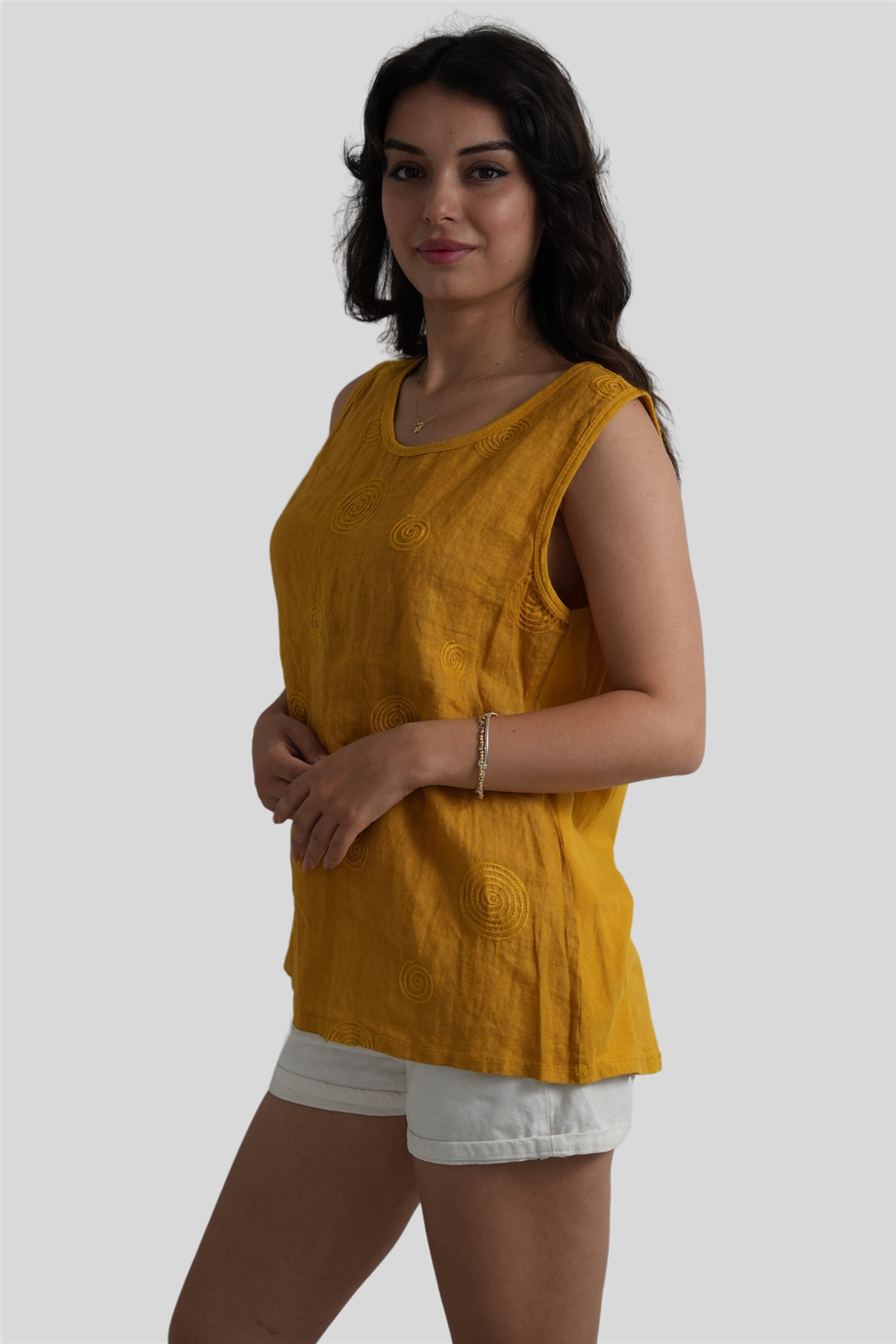 Hardal Nakış Detaylı Kalın Askılı Keten Bluz