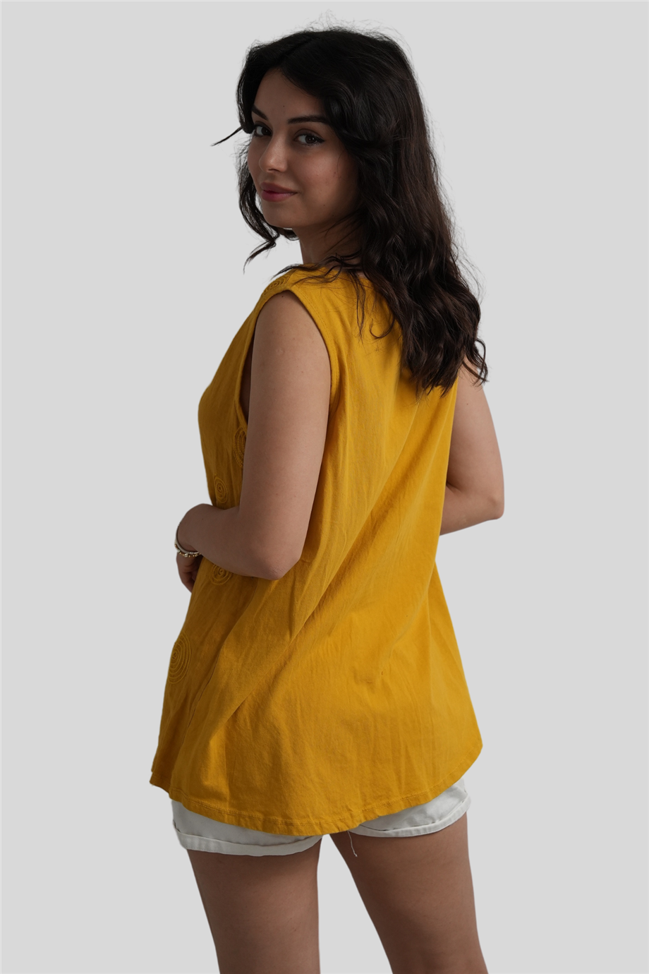 Hardal Nakış Detaylı Kalın Askılı Keten Bluz