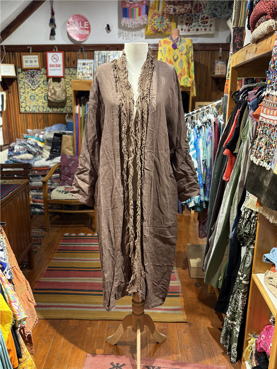Kahverengi Bohem Püsküllü ve Cep Detaylı Keten Kaftan