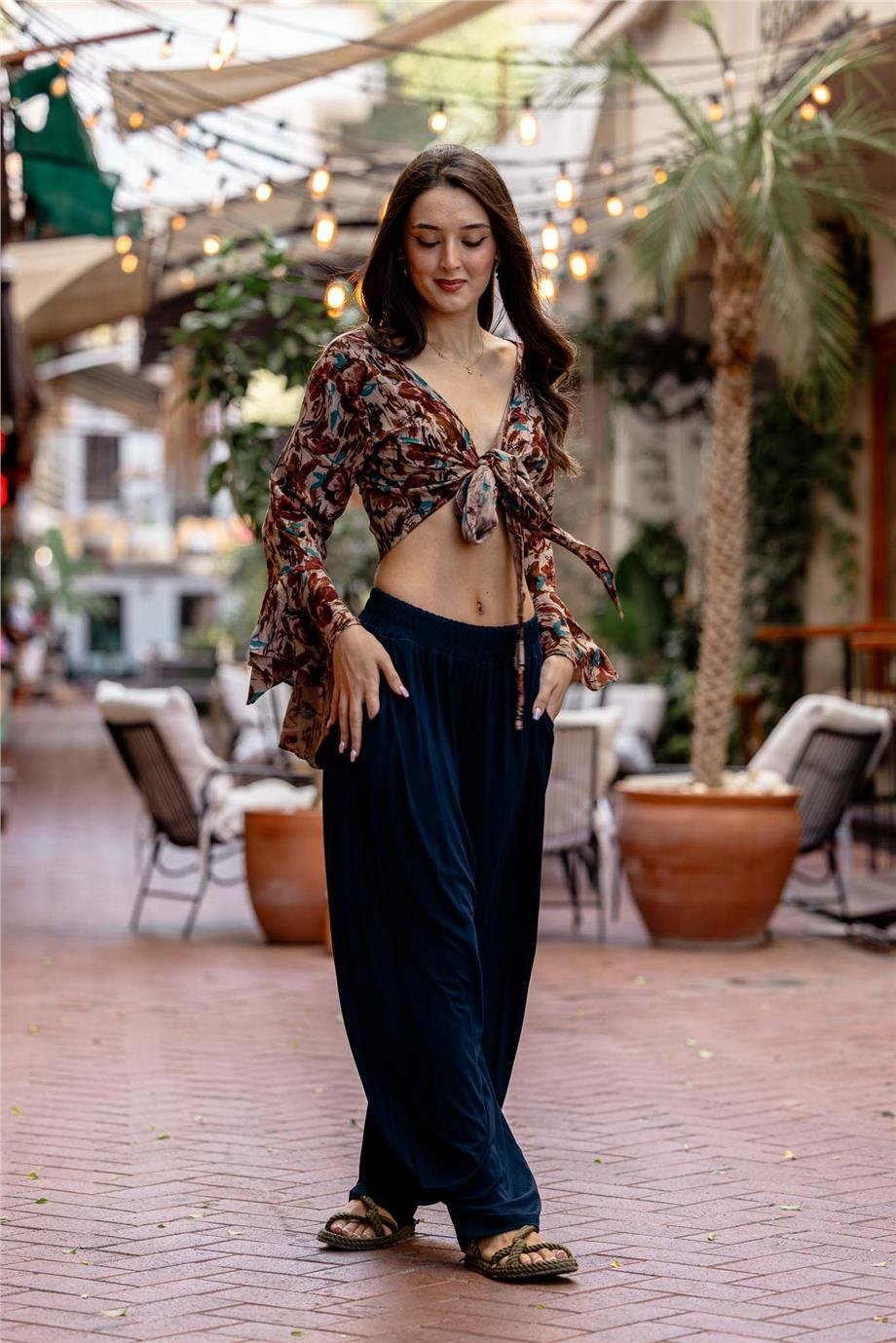 Kahverengi İspanyol Kol Çiçek Desenli Bluz