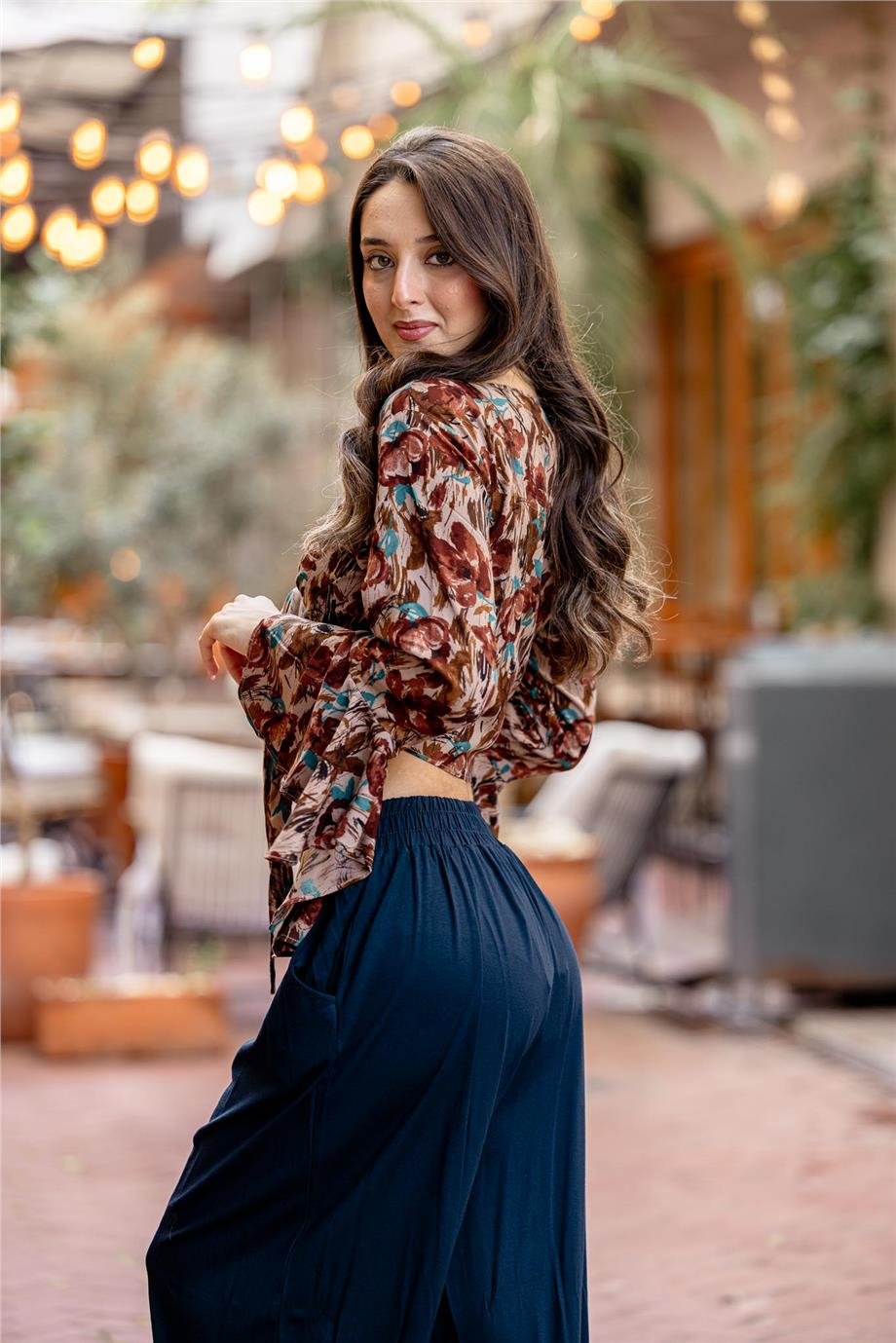 Kahverengi İspanyol Kol Çiçek Desenli Bluz