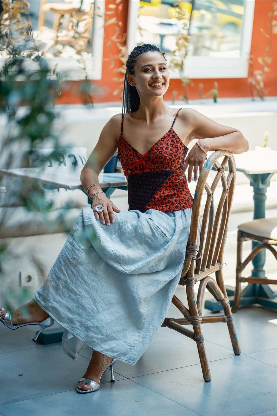 Kırmızı V Yaka Çiçek Desenli Bluz