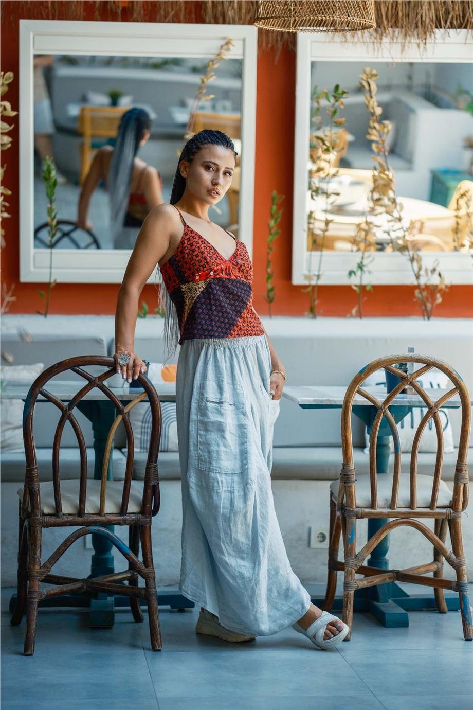 Kırmızı V Yaka Çiçek Desenli Bluz