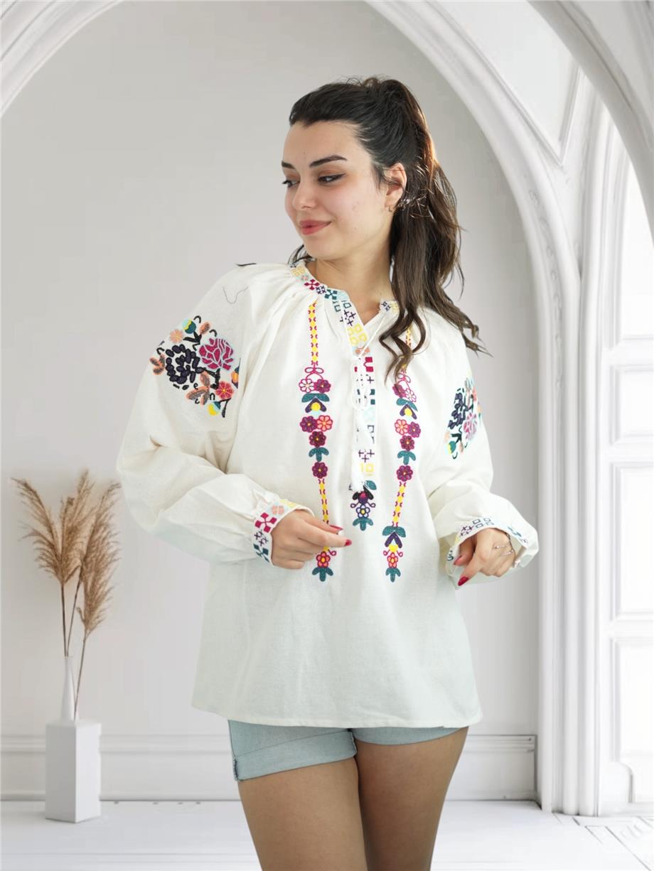 Krem Çiçek Nakışlı Bluz