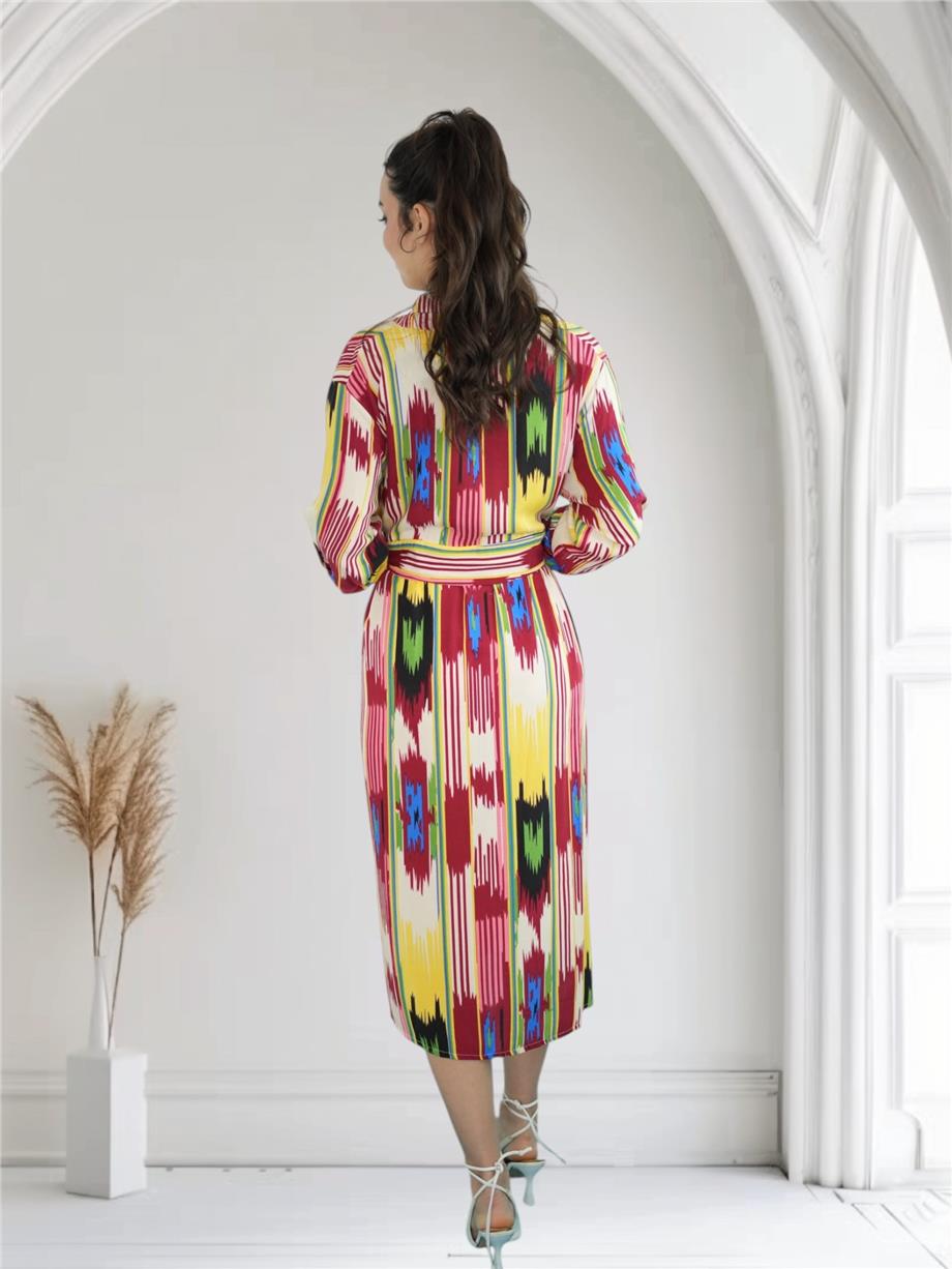 Krem İkat Desenli Düğme Detaylı Elbise