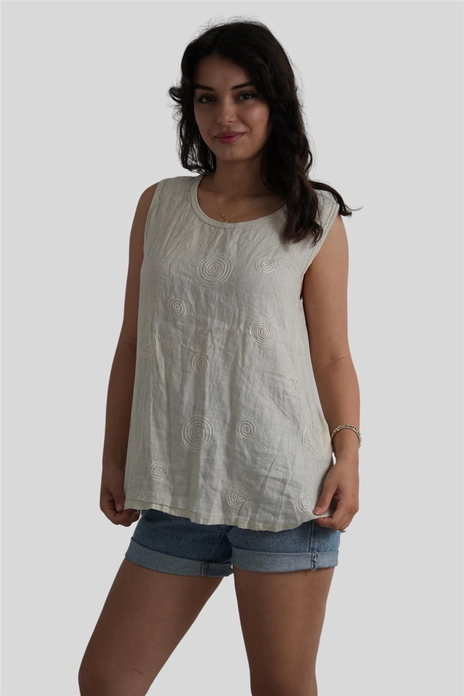 Krem Nakış Detaylı Kalın Askılı Keten Bluz