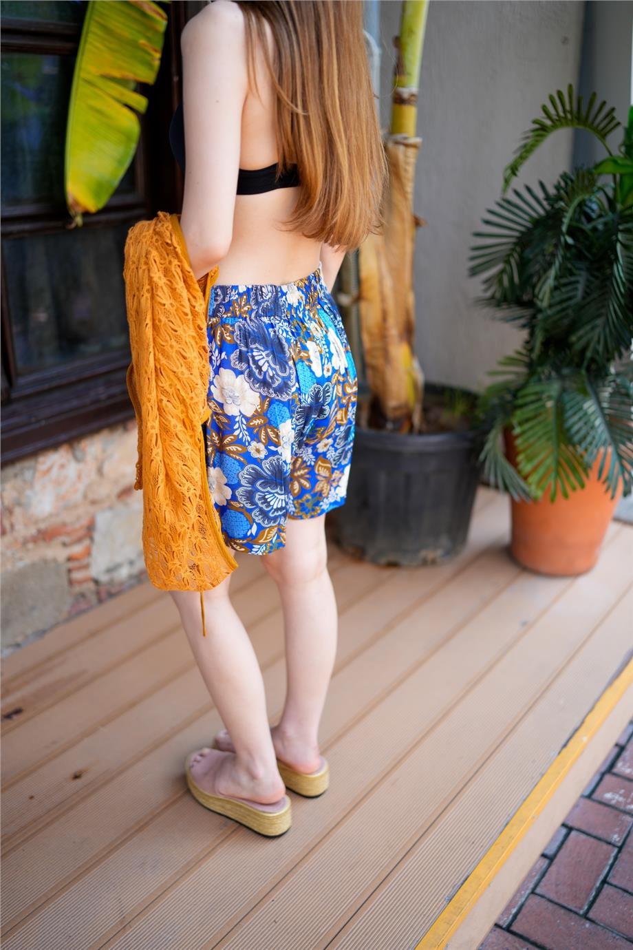 Kruvaze Ön Detaylı Mavi Şort Etek