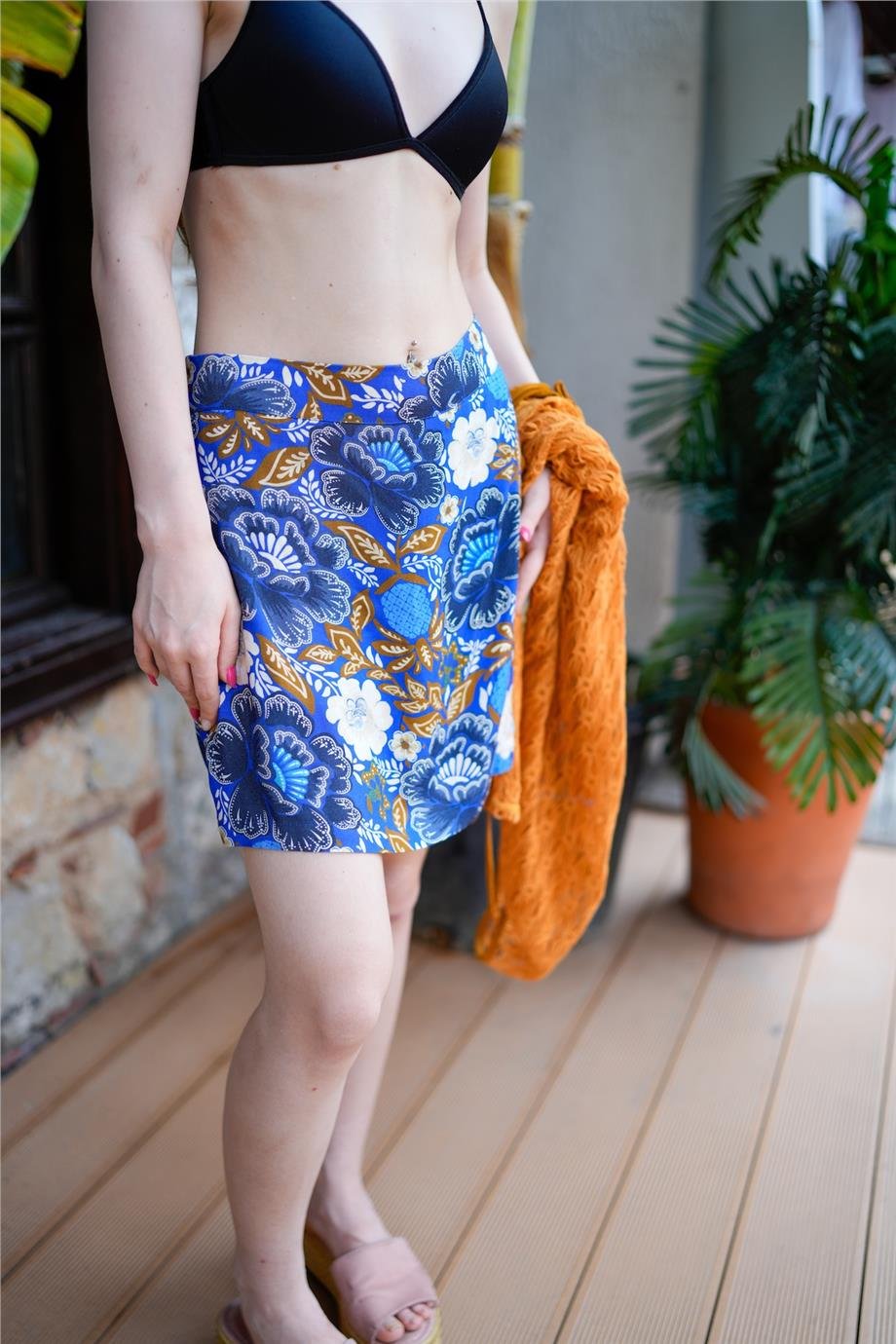 Kruvaze Ön Detaylı Mavi Şort Etek