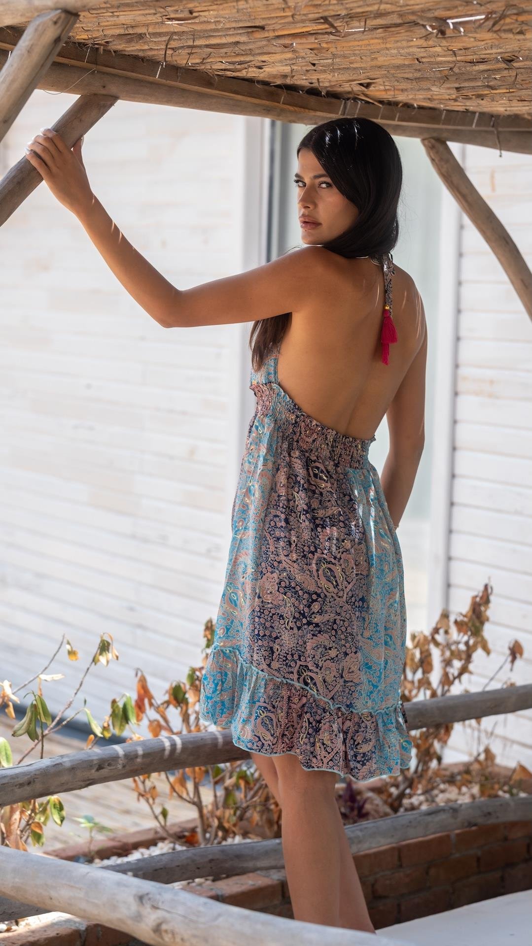 Mavi Boyundan Bağlamalı Sırtı Açık Kısa Elbise