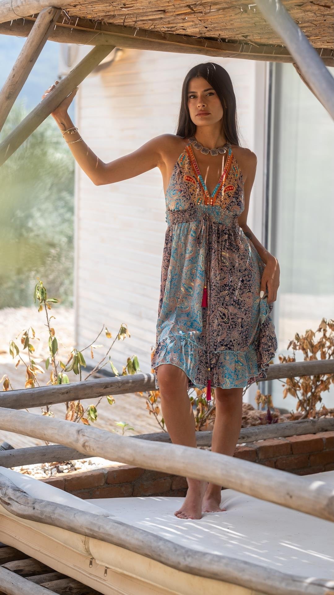 Mavi Boyundan Bağlamalı Sırtı Açık Kısa Elbise