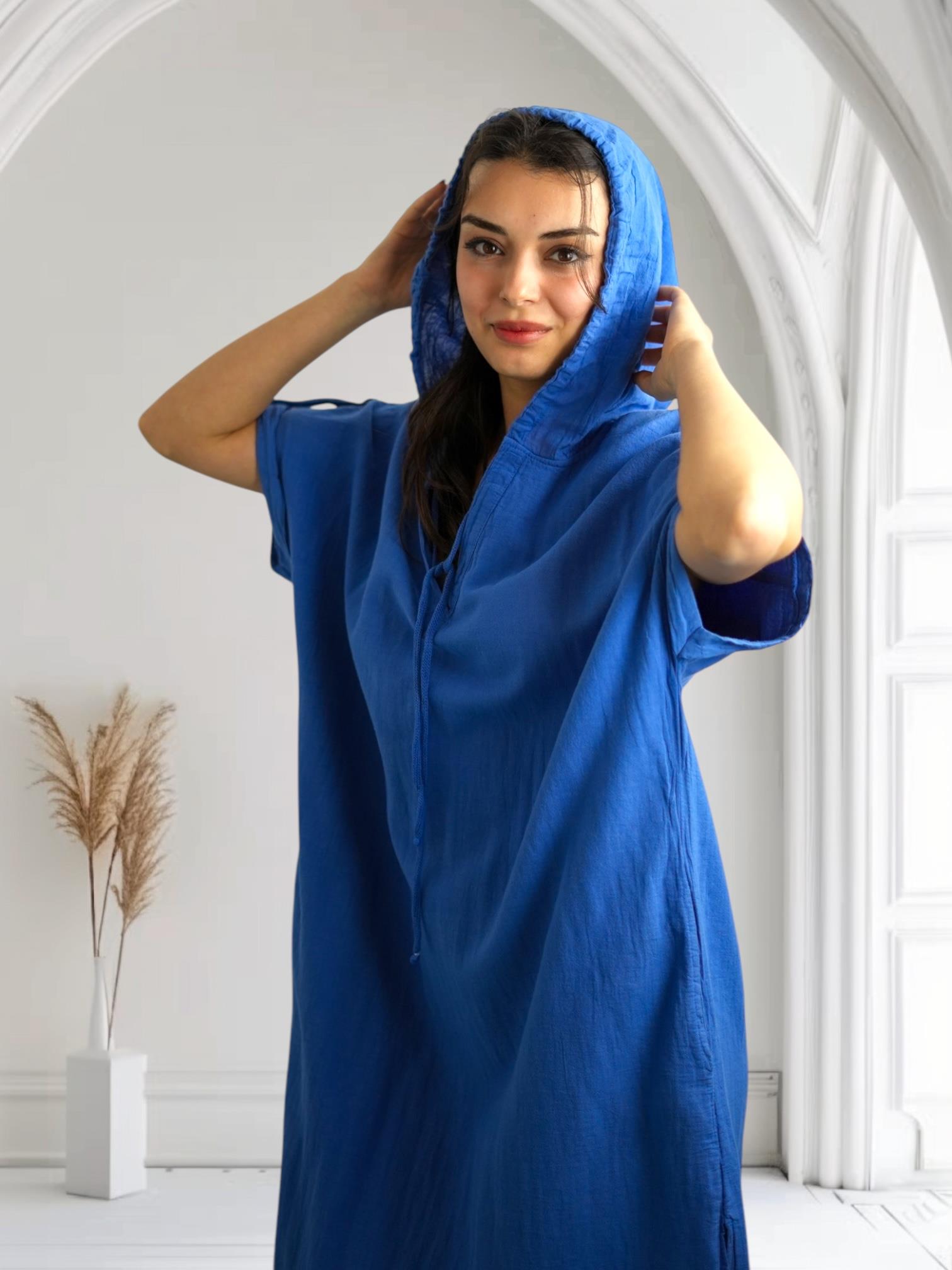 Mavi Kapüşonlu Elbise